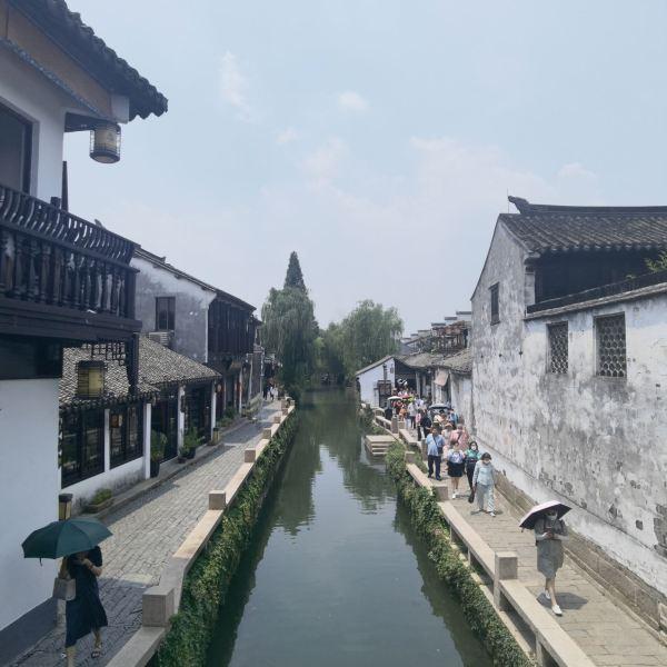 鹿晗录制吃播：暗黑冷面，哭着也要吃完