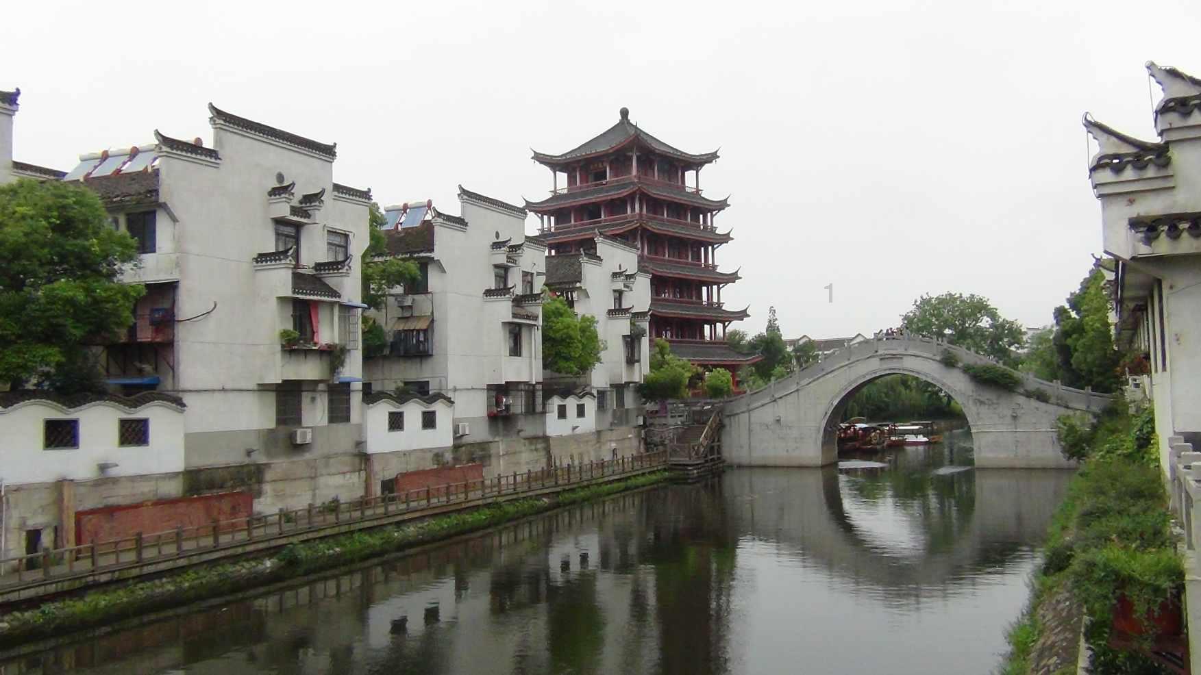 邓铁梅夫妇因亲信叛变被诱捕,夫人说:生当做人杰,死亦为鬼雄